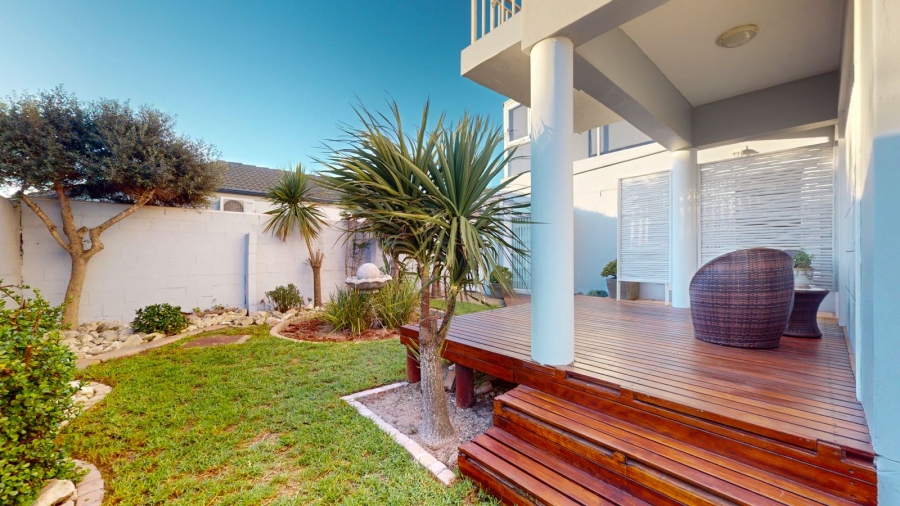 6 Bedroom Property for Sale in Country Club Western Cape